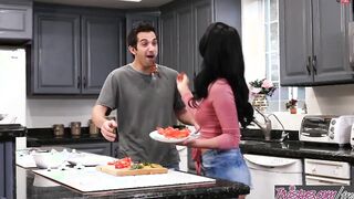 Twistys - Food Fight Banged! - Gina Valentina 2CDonnie Rock