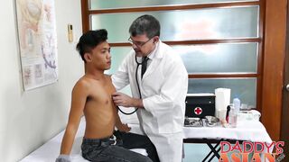 Cute twink Jude bangs with mature homo Daddy Mike