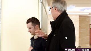 Step Mom says "you like Porn?" S15:E6