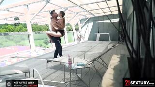 21 SEXTURY - Tiny Blonde Mona Blue Soaks Up Stud's Penis On