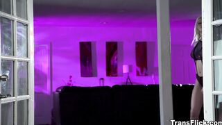 Gia threesome with Izzy Wilde and Roman