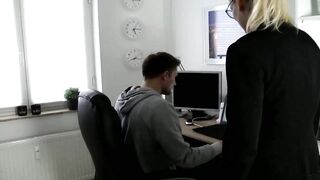 Warnung Auszubildender zum Ficken verfuhrt