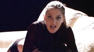 amat brune smoker toying and fucking