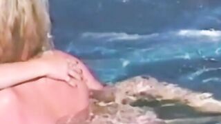 Vintage dykes have fun in jacuzzi before tongue fucking