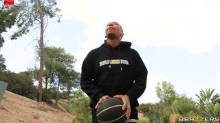 Laid Up Video With Ricky Johnson, Kylie Rocket - Brazzers Official