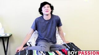 Handsome Justin Cummings stuffs his asshole with a dildo