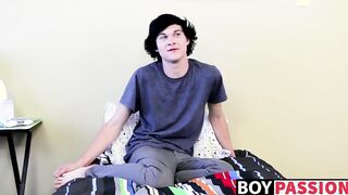 Handsome Justin Cummings stuffs his asshole with a dildo