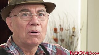 Racy teen Remz Rayne facialized after grandpa pounding