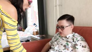 a hot nymphomaniac girl invited a classmate to visit and fucked him at residence - se