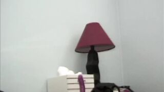 Amateur drills her holes with vibrators and gets facialized