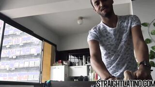 Straight Latino wants to get barebacked for cash