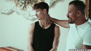 Jake Jaxx brings Cyrus to his house to fuck