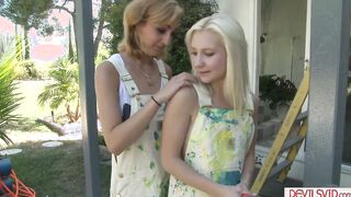 Bff porn video – Lesbian teen scissoring with bff outdoor