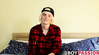 Twink blondie Kayden shares his solo adventure with everyone