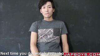 Skinny Asian twinks screwing until its jizz spraying time