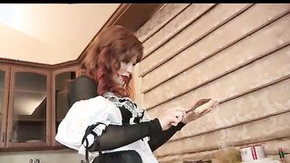 Brooklyn Lee Thinks That Love Hurts
