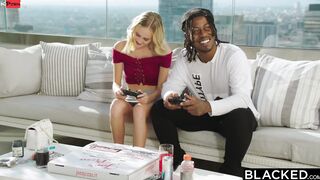 BLACKED long ebony penis-hungry Blonde tracks down her celebrity crush