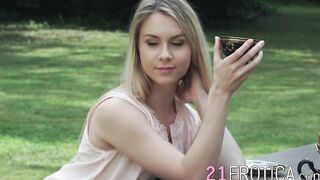 Sexy blonde Alecia Fox and Raul Costa fucking well outdoors