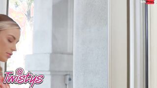 Twistys - Luscious Mona Azar & Anna Claire Clouds Scissor Their Pussies With A Double Ended Dildo