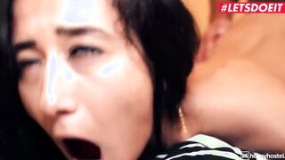 HORNYHOSTEL - (Darcia Lee, Jean Pallett) - Lucky Handyman Fucks A Gigantic