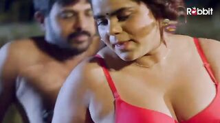 Desi Bhabhi Ko Ratme Khet Me Lejake Ki Chuday