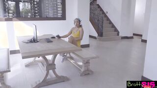 Step Sis "I put my controller on my pussy and it made