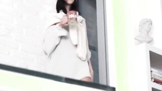 babe squirts intensively after getting finger-destroyed
