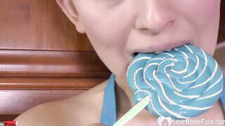 Hot cougar enjoys sucking off off on a lollipop