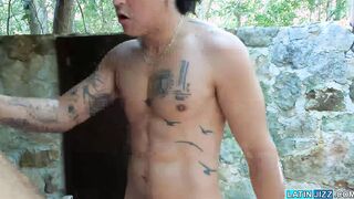 Vinni Star pounds Alam Herreras tight hole