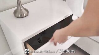 PASSION-HD Masturbating Penelope Kay Seduces Her Bae Gardner