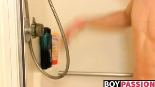 Ryan Sharp jerking and wanking his fat dick in the shower