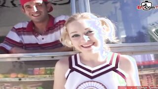 Blonde 19 yo fucked! in a car until the jizzed in her face