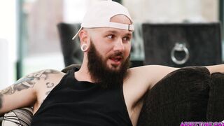 Straight guys jerk themselves off together!
