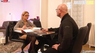 LACOCHONNE - SLUTTY SECRETARY NAILED IN BOTH HOLES BY MARRIED MEN - AMATEUREURO