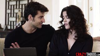 Stud IT support guy fucks sexy client