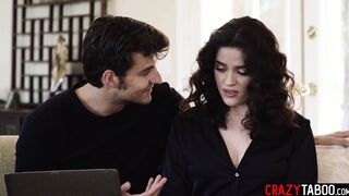 Stud IT support guy fucks sexy client