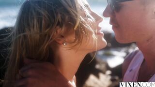 VIXEN Curvaceous Blonde chaturbate Blake seduces photographer