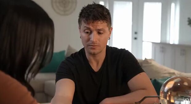 Jennifer White has asked Jay Romero for help with her new business venture. She thinks