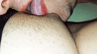 Son lick cougar's cunt and prepare her for stranger penis