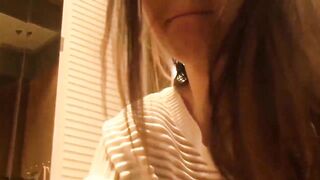Filthy amateur chick having a real orgasm