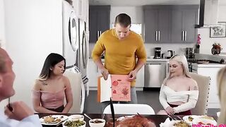 Stepbrother Is Thankful For His Dick - S22:E3