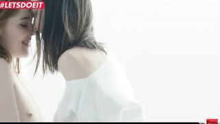 LETSDOEIT - Kinky Babe Jia Lissa Has The Most Insane Shivering Orgasm