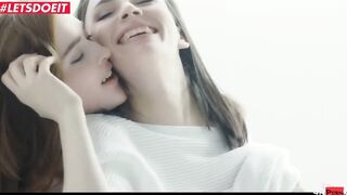 LETSDOEIT - Kinky Babe Jia Lissa Has The Most Insane Shivering Orgasm