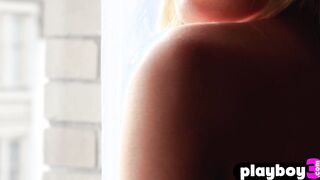 Perfect blonde MILF showed amazing body