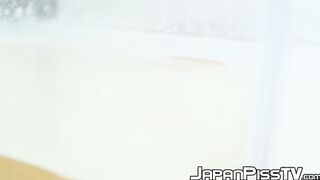 Japanese amateur babes having a peeing contest