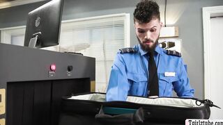 Hunk security bareback fucks shemale flight attendant