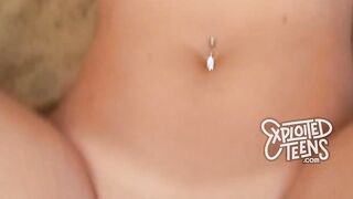 Watch this CUTIE blonde 19 yo yr old chaturbate in her