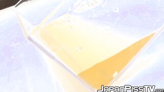 Tiny Japanese babes pissing hard in close up