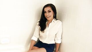 PropertySex Flirty Real Estate Agent Bangs New Client