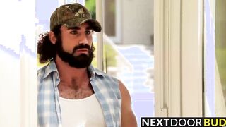Morgan has a sexy suggestion for Jaxton for killing time